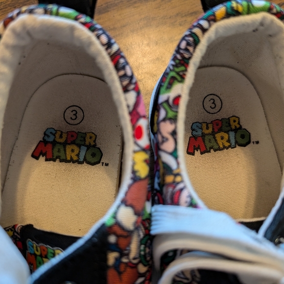 Boys Super Mario Shoes Size 3 - Picture 7 of 8